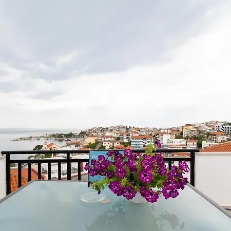 Dream House * Neos Marmaras