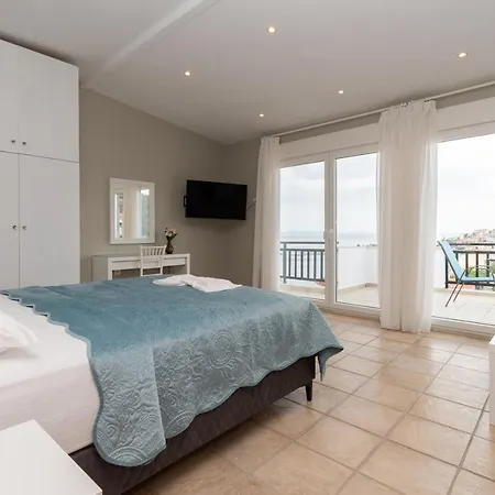 Dream House Neos Marmaras